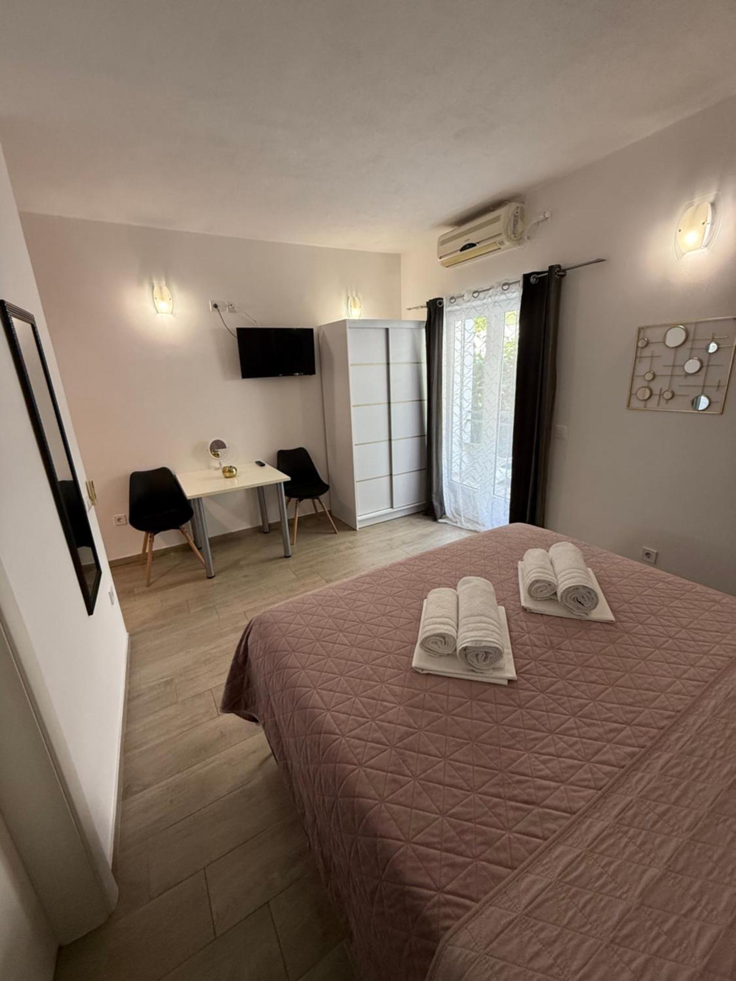 Apartments Matic Baška Voda Kamer foto